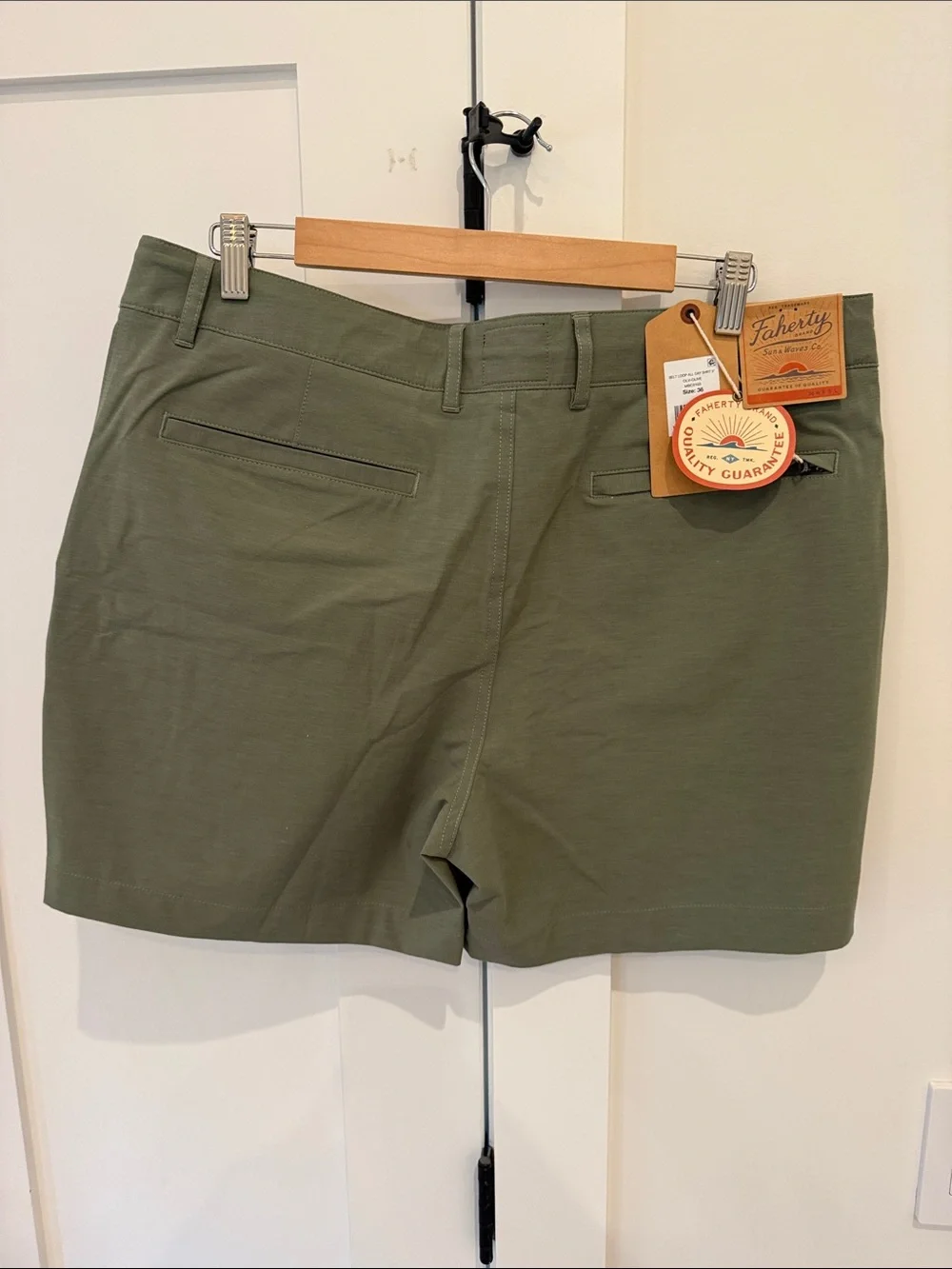 NWT MEN’S Faherty Olive Green Tailored Shorts